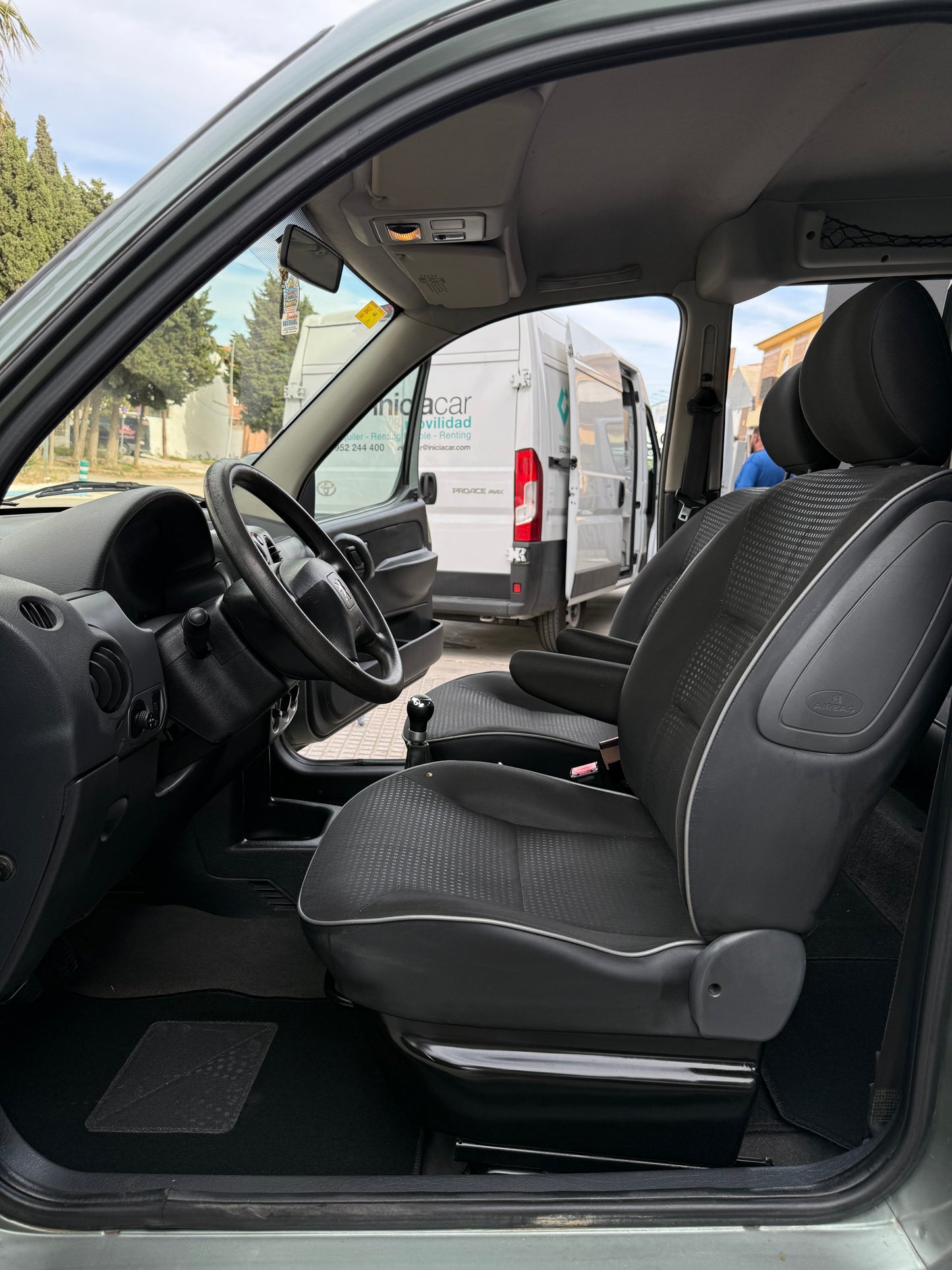 PEUGEOT PARTNER