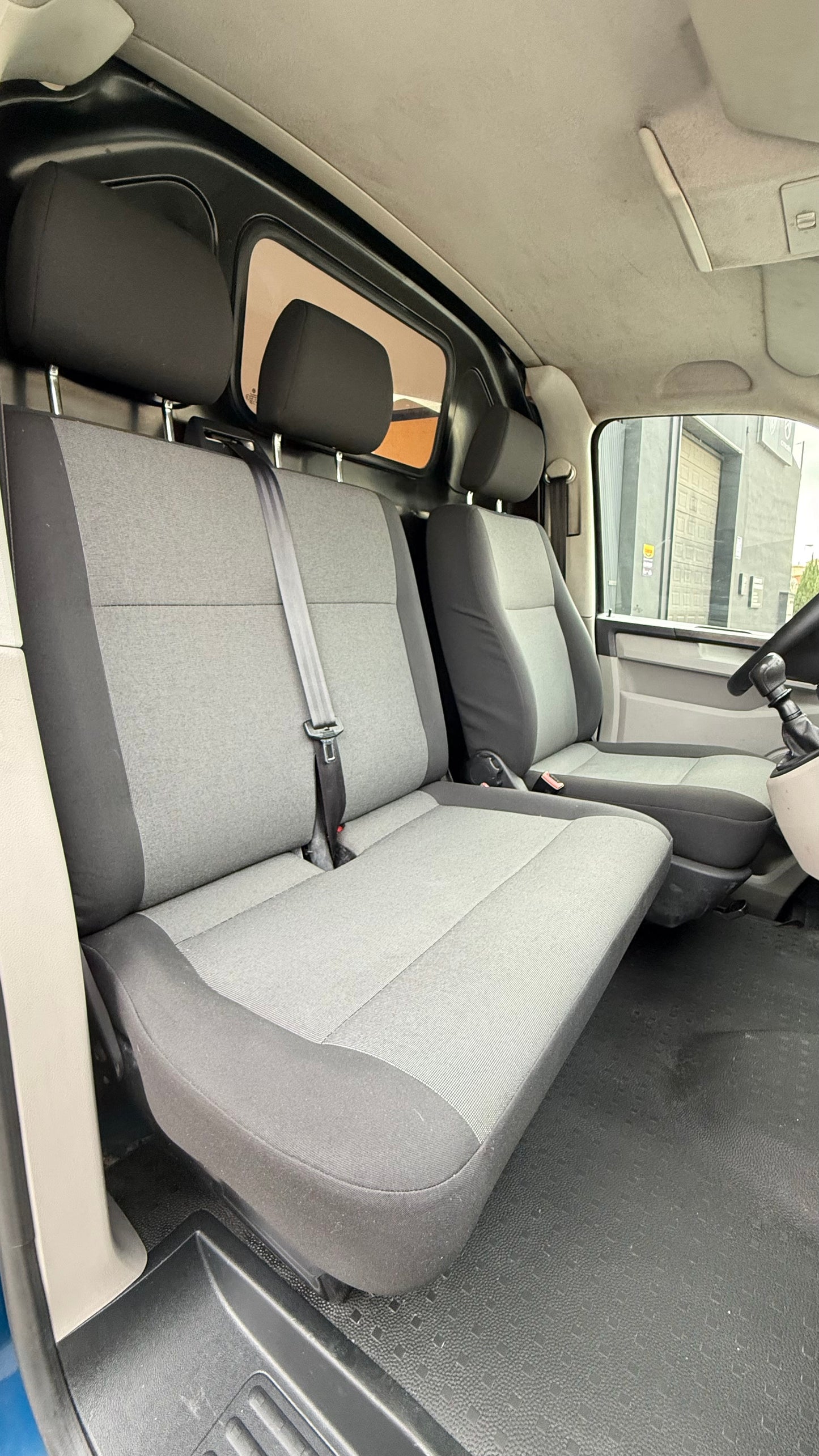 VOLKSWAGEN TRANSPORTER T6
