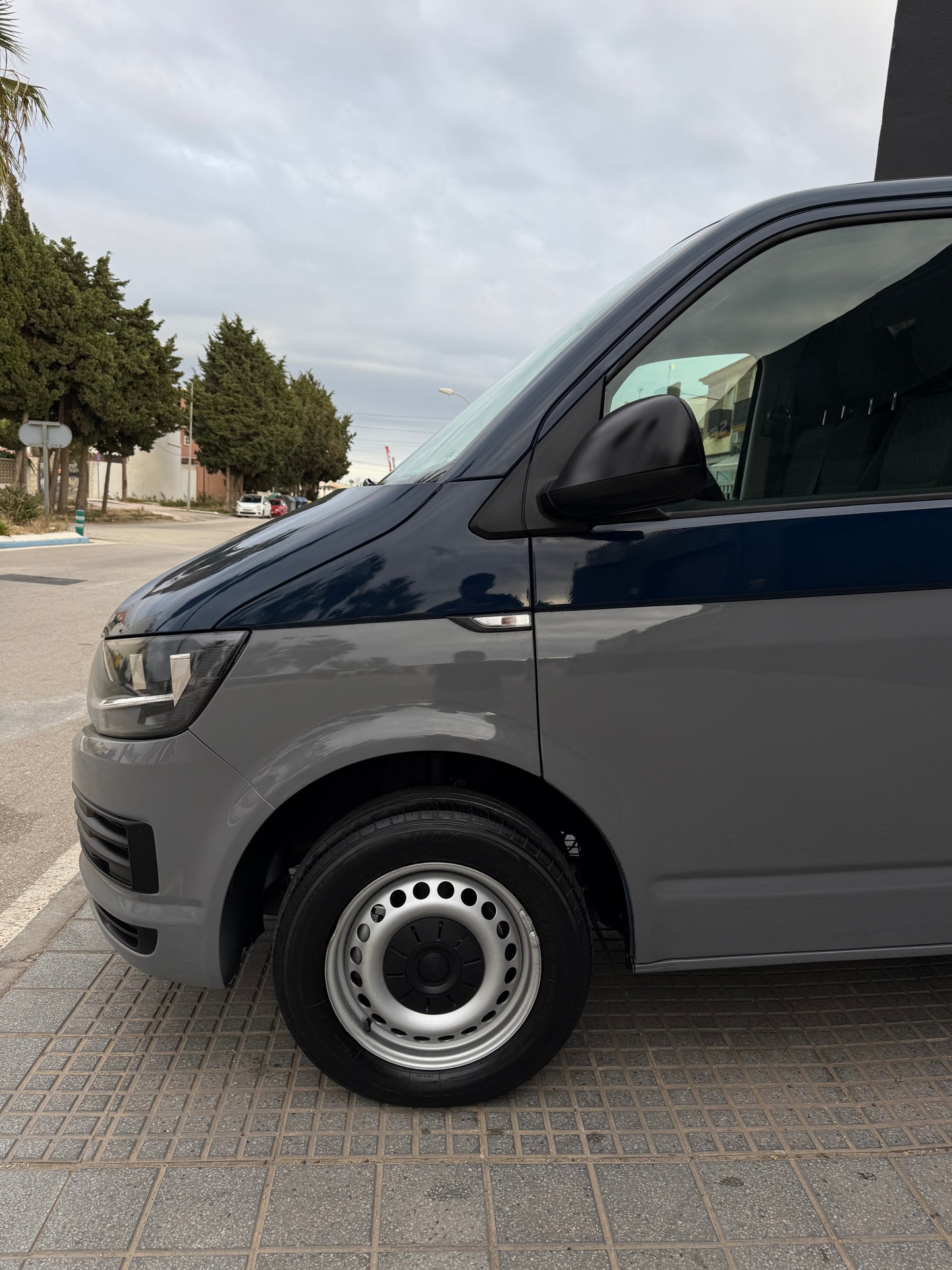 VOLKSWAGEN TRANSPORTER T6