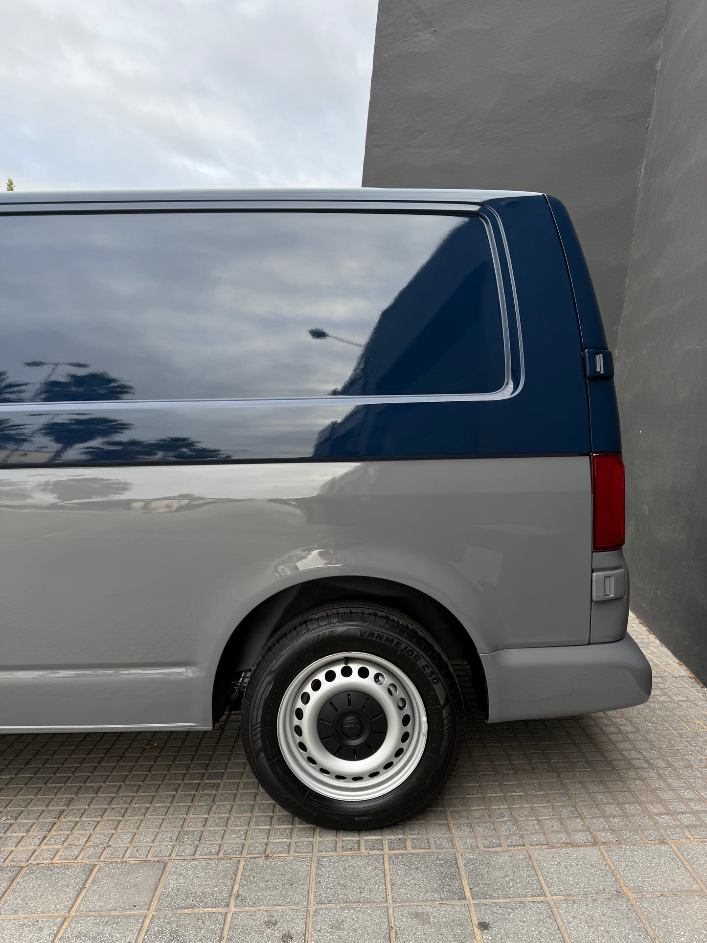 VOLKSWAGEN TRANSPORTER T6