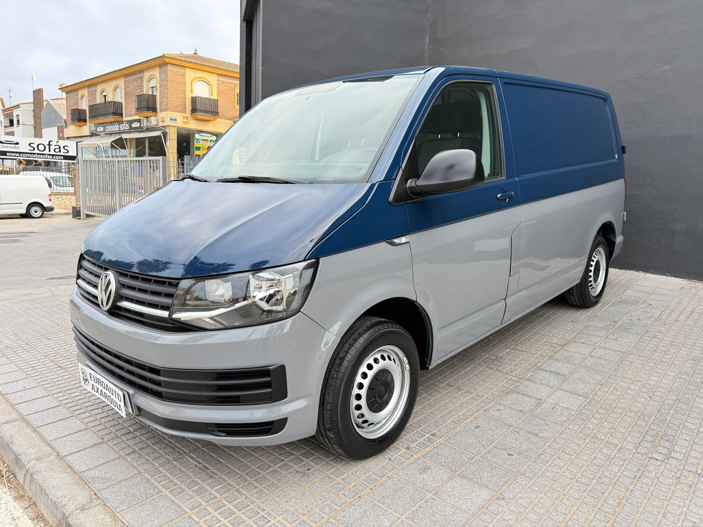 VOLKSWAGEN TRANSPORTER T6