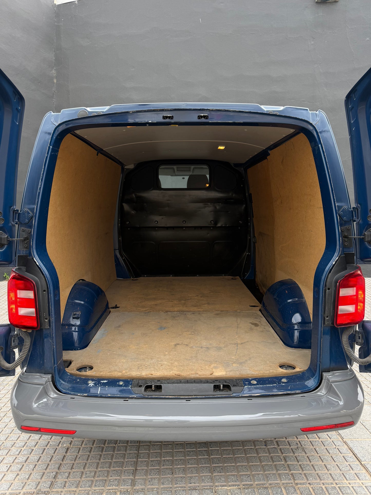 VOLKSWAGEN TRANSPORTER T6