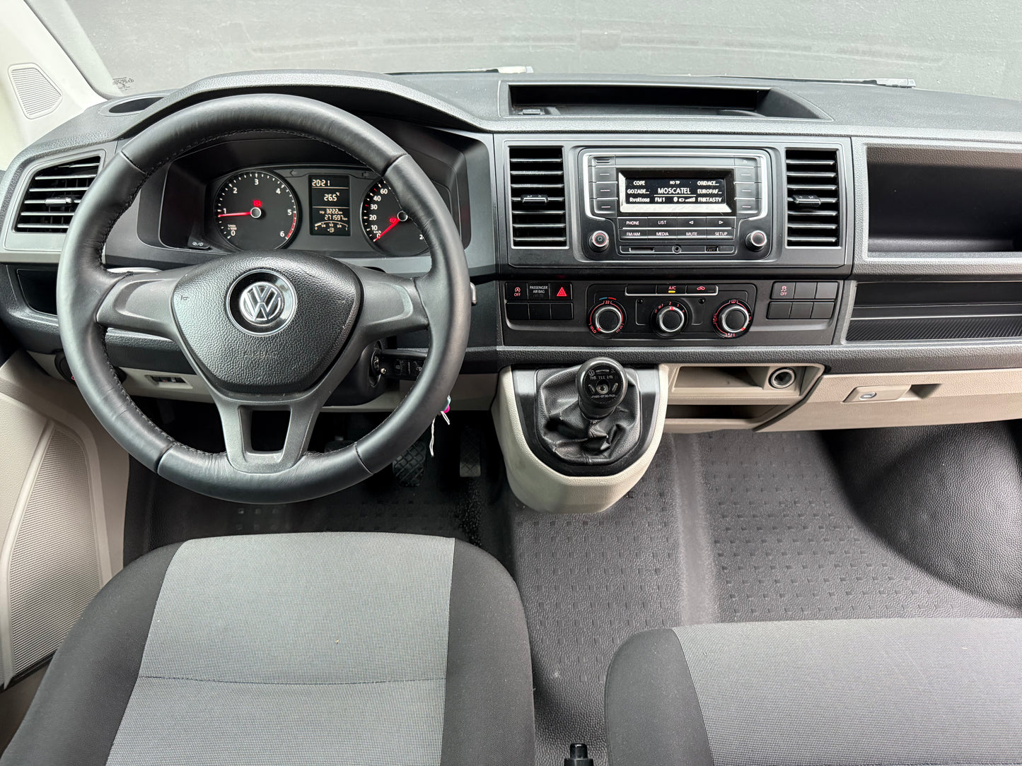 VOLKSWAGEN TRANSPORTER T6