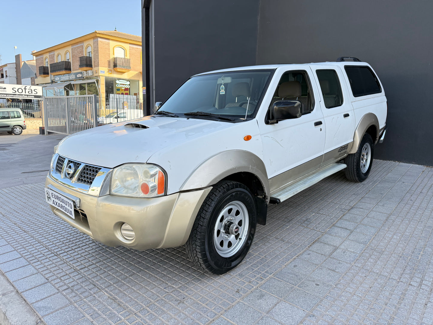 NISSAN NAVARA PICK-UP