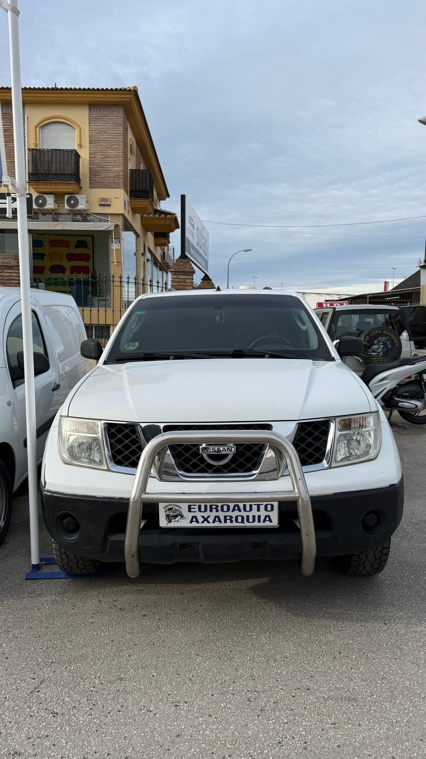 NISSAN NAVARA PICK-UP