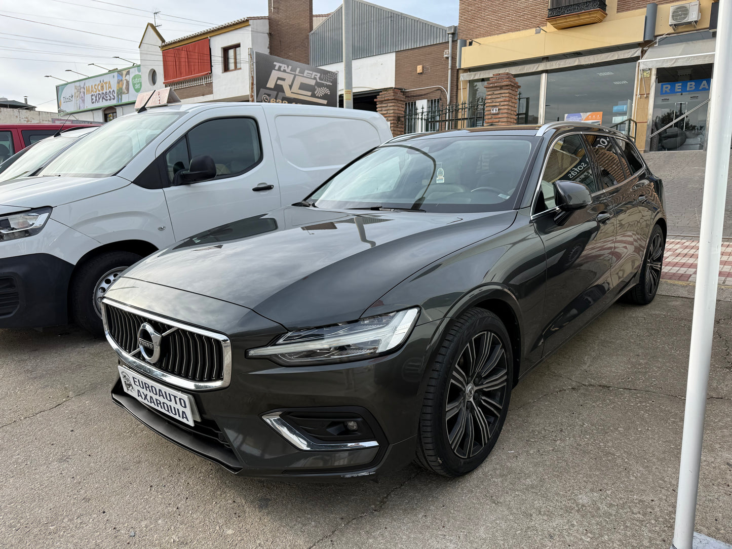 VOLVO V60 INSCRIPTION
