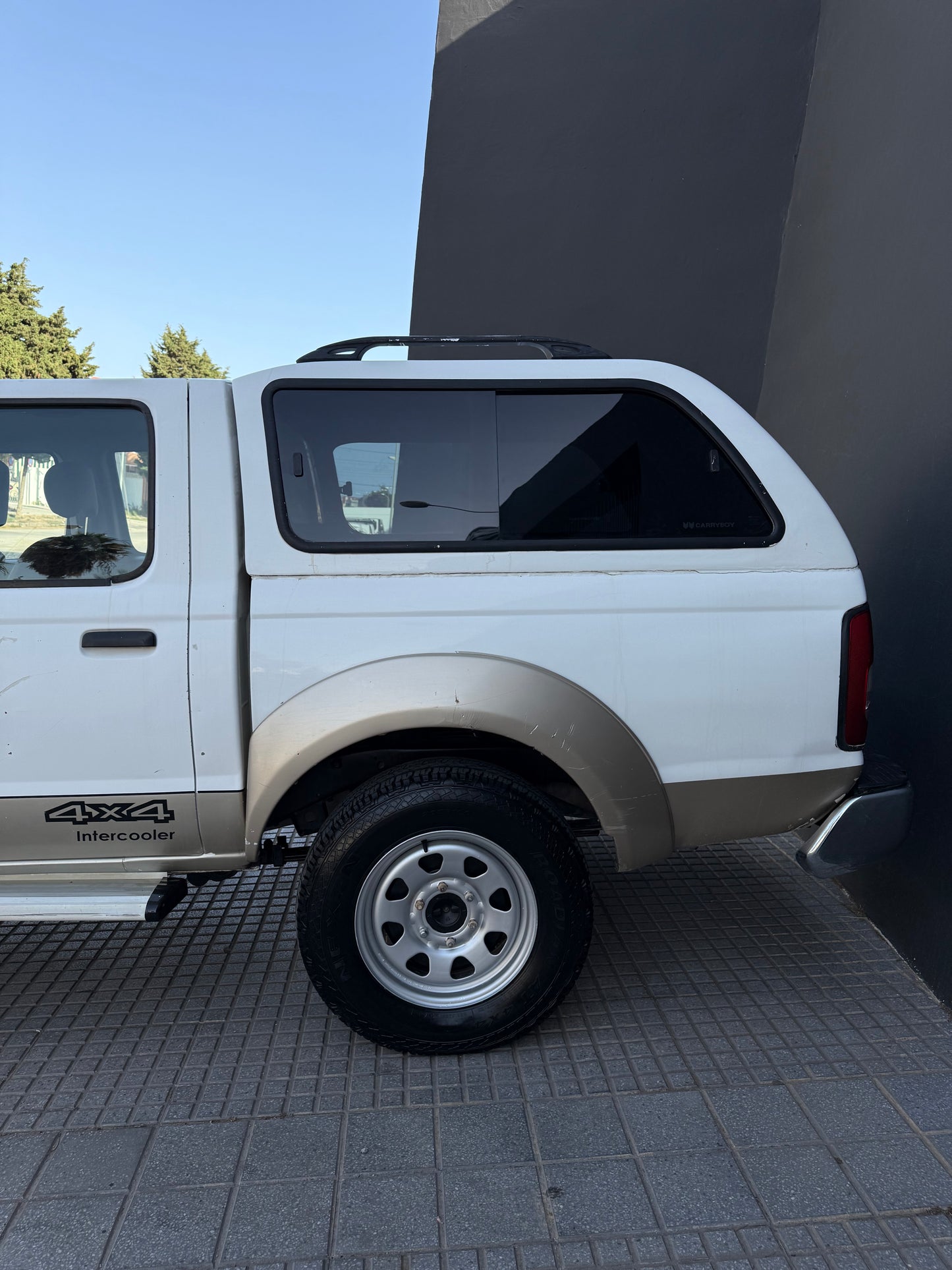 NISSAN NAVARA PICK-UP