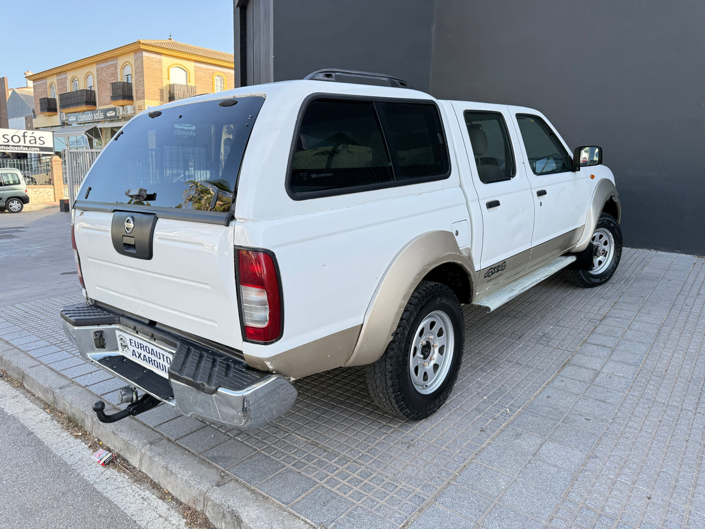 NISSAN NAVARA PICK-UP