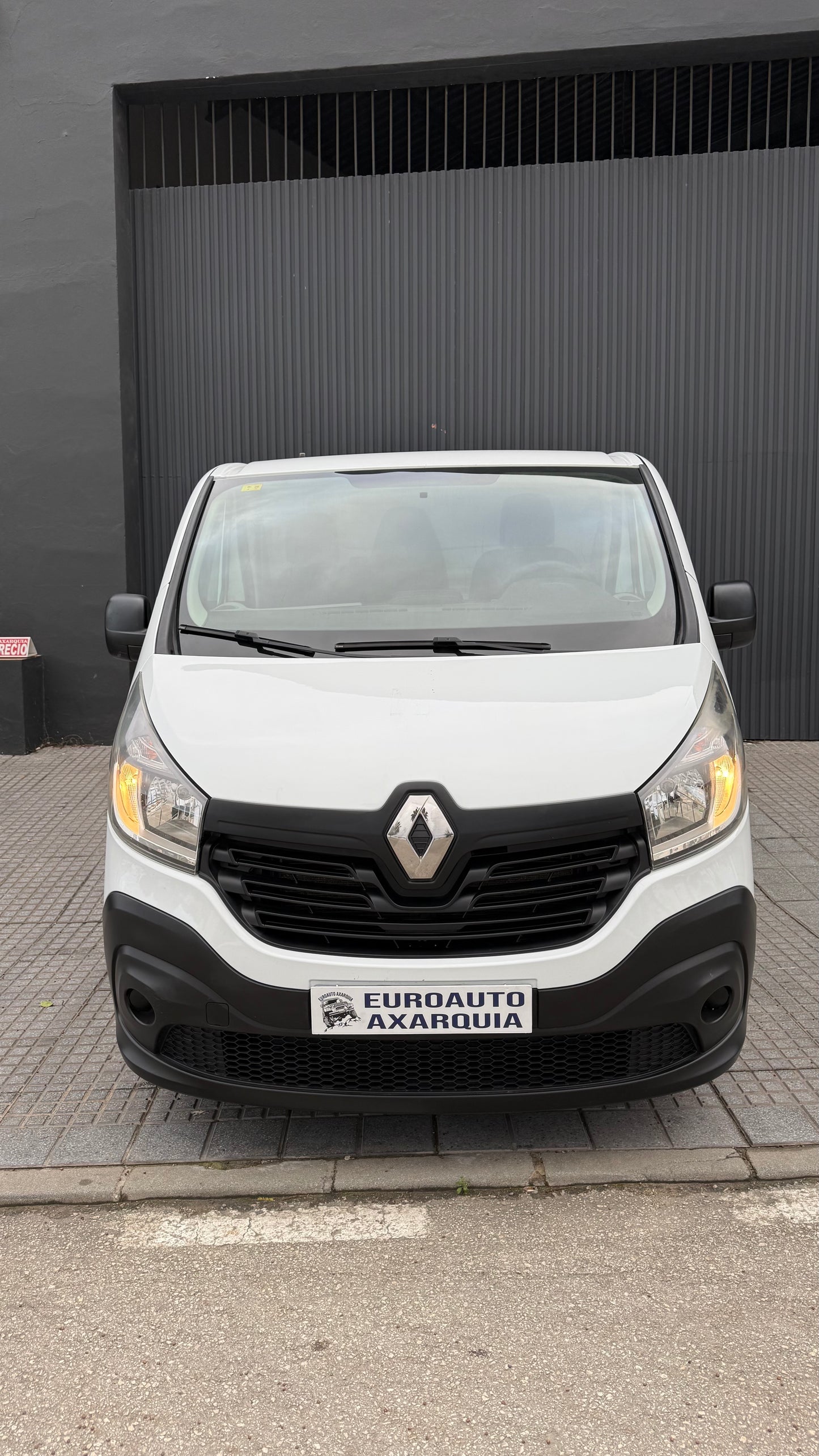 RENAULT TRAFIC