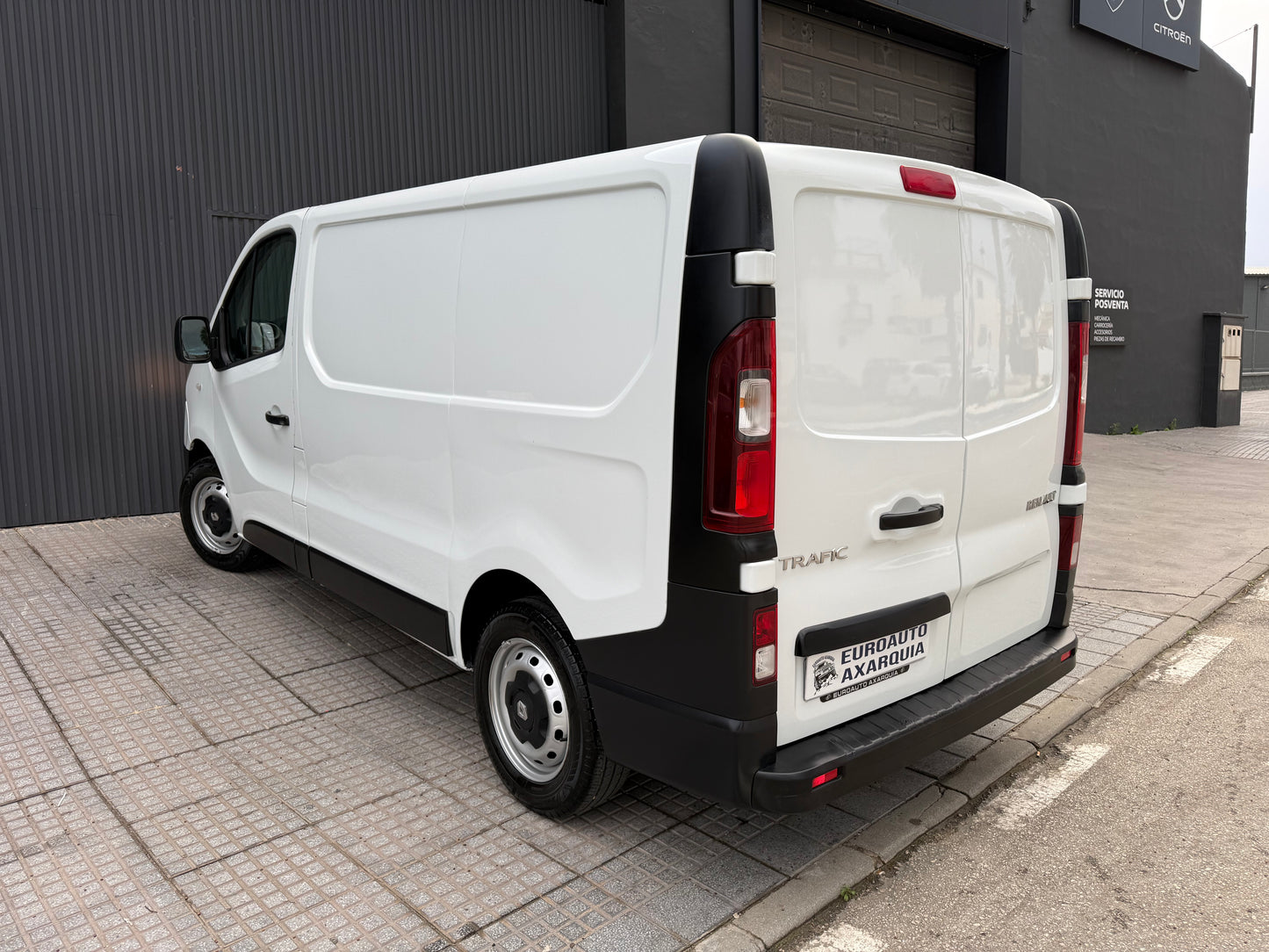RENAULT TRAFIC