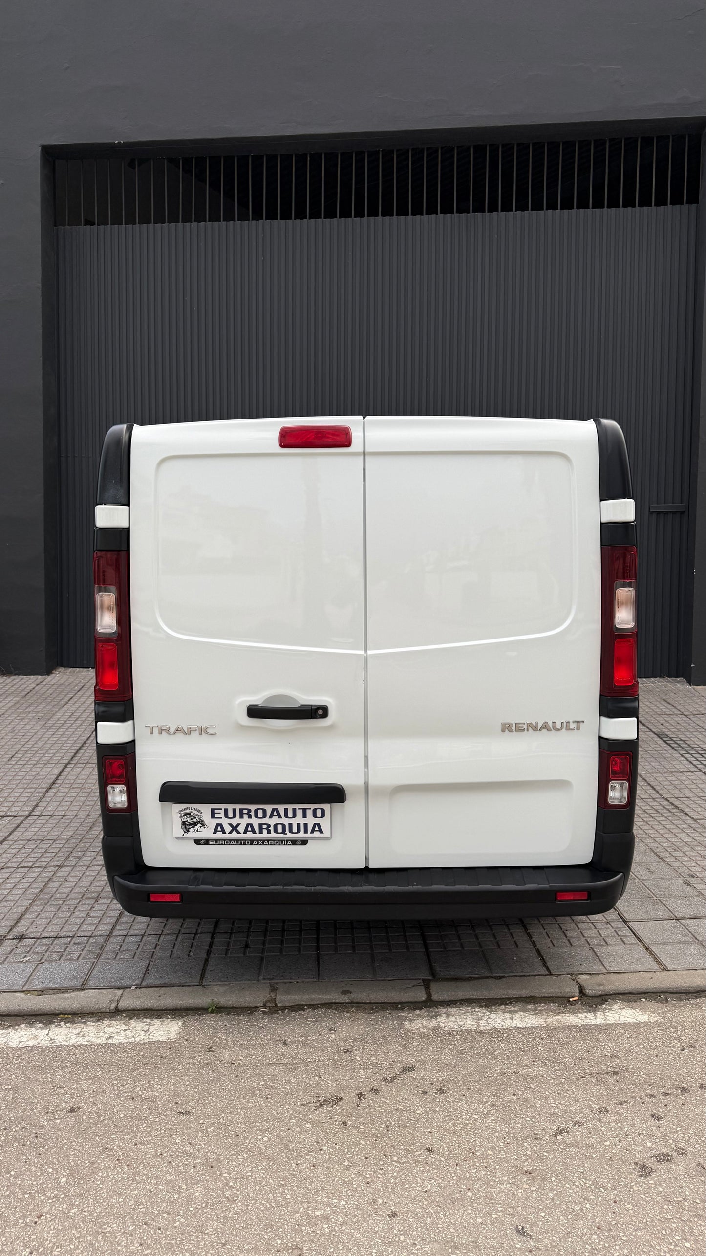 RENAULT TRAFIC