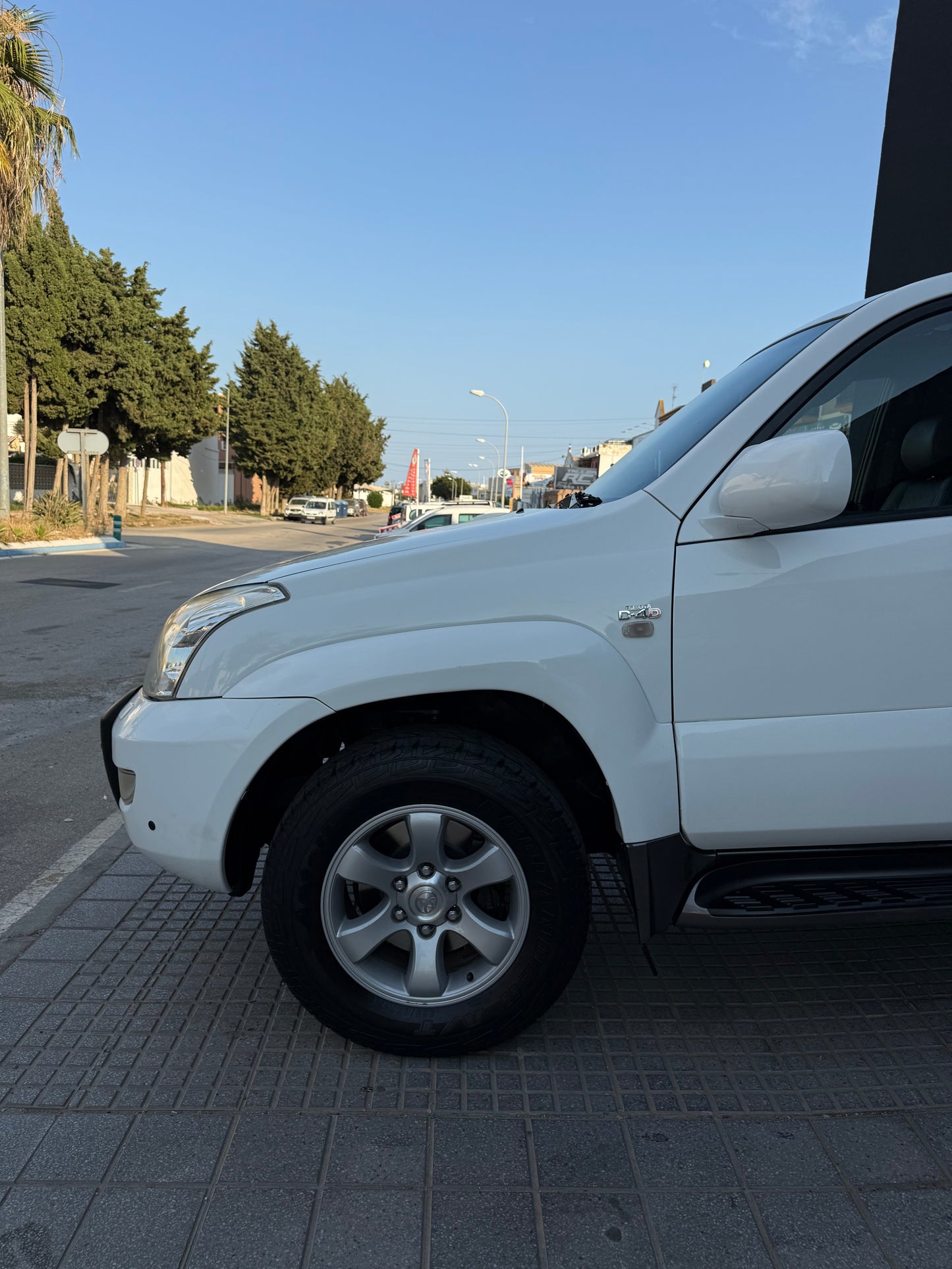 TOYOTA LAND CRUISER 120