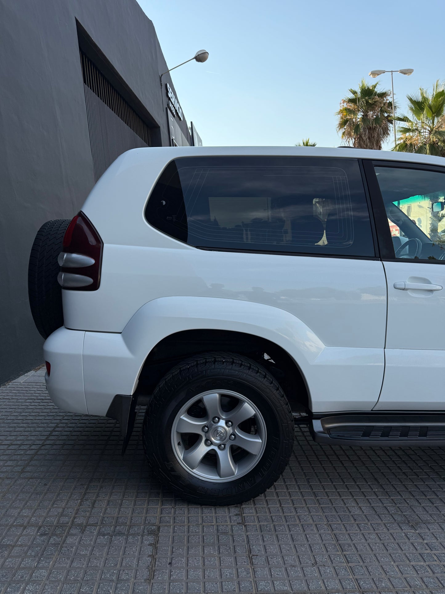 TOYOTA LAND CRUISER 120