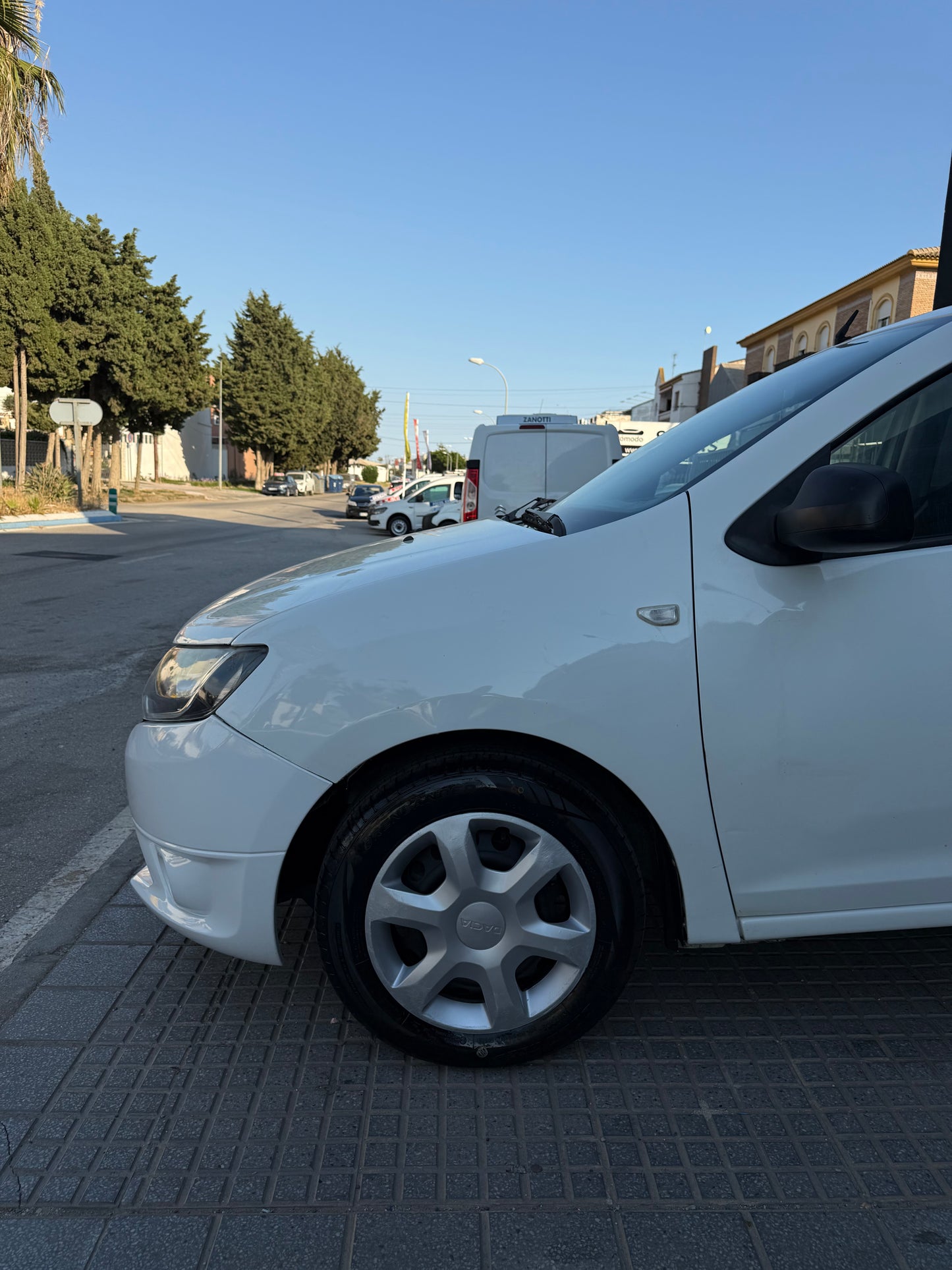 DACIA SANDERO
