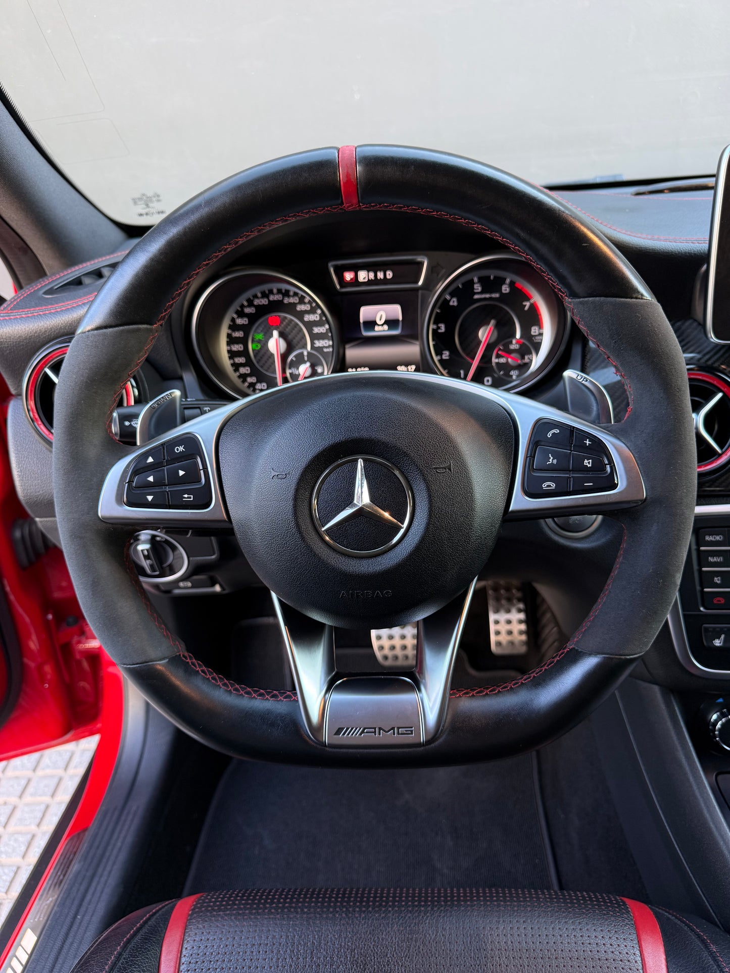 MERCEDES GLA 45 AMG