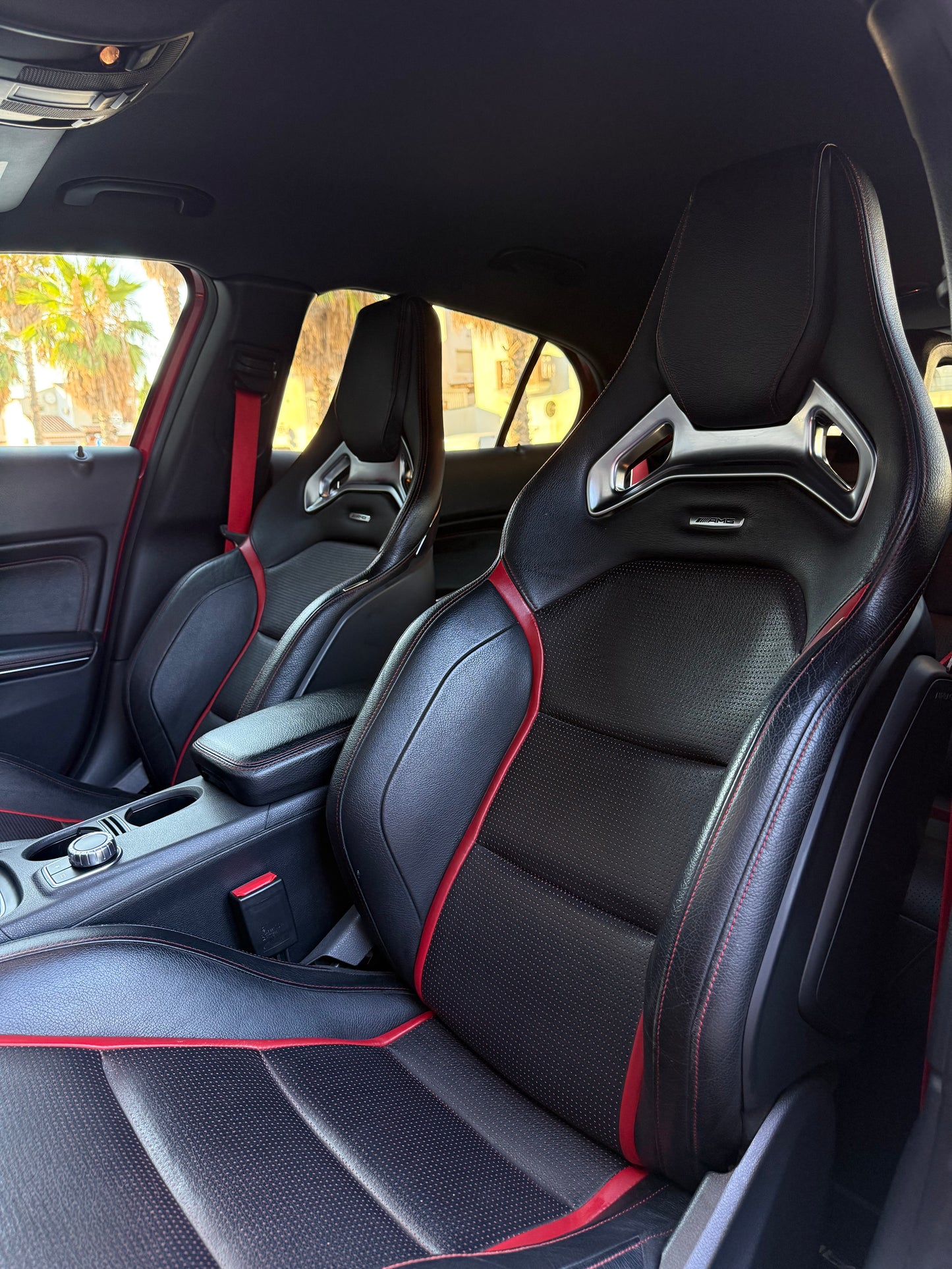 MERCEDES GLA 45 AMG