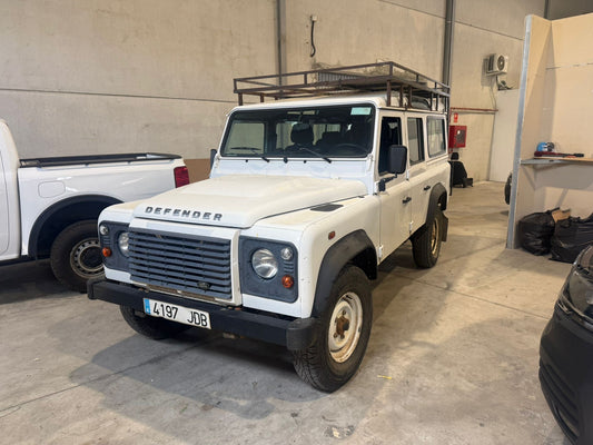 LAND ROVER DEFENDER